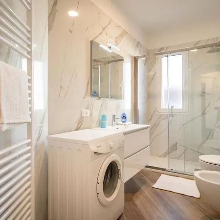 Levante For A Luxury - Front