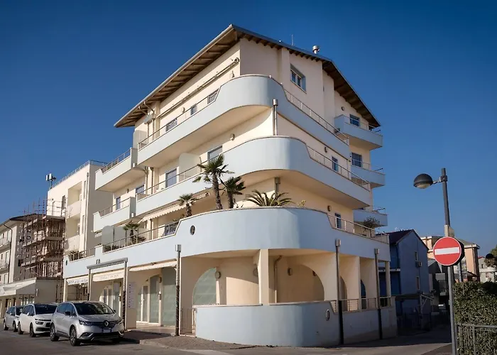 Levante For A Luxury - Front
