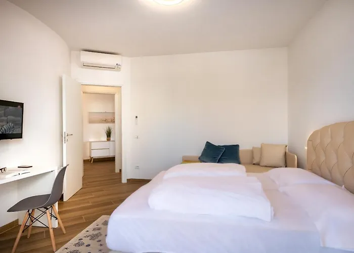 Levante For A Luxury - Front Apartment Caorle